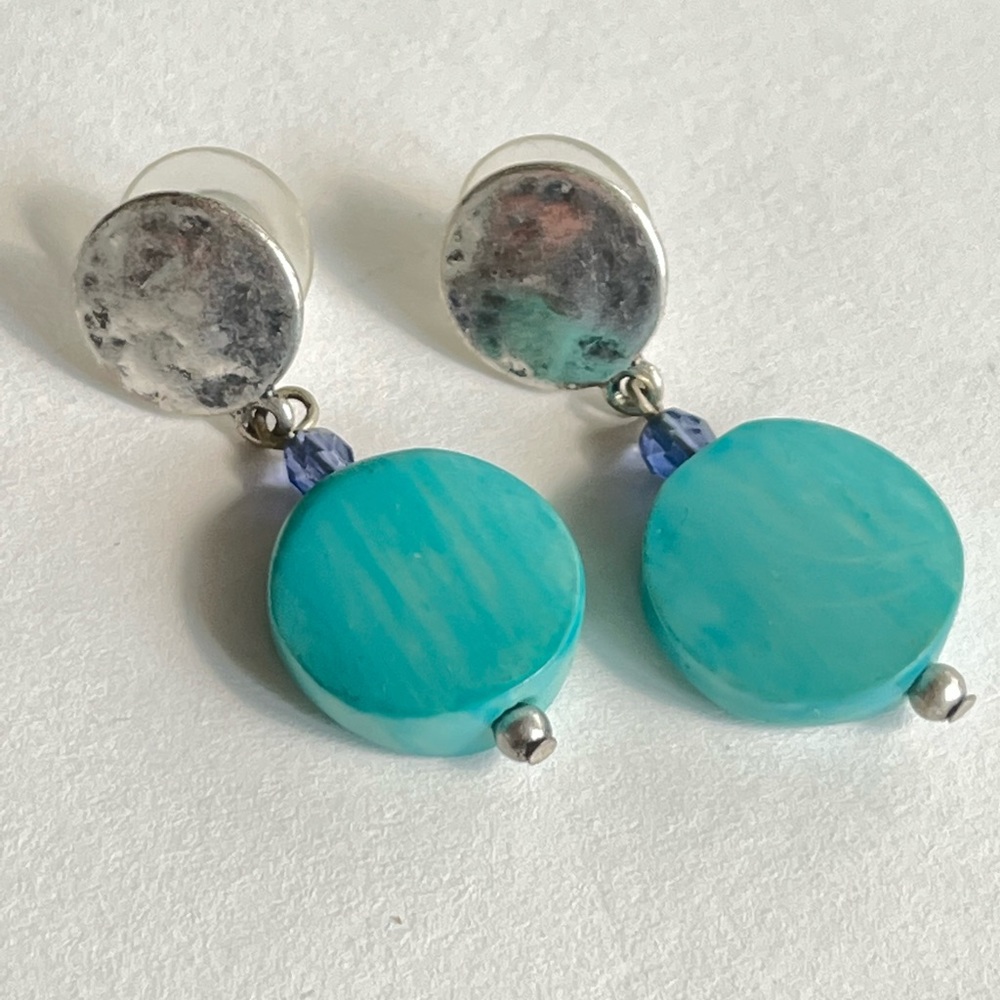 EARRINGS SILVER HAMMERED FINISH WITH TURQUOISE AND BLUE BEADS